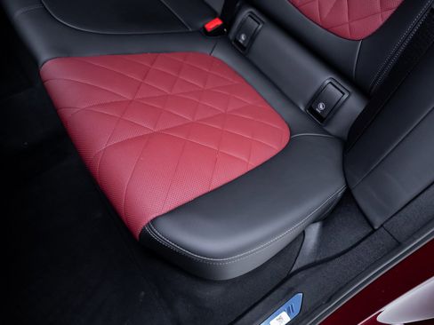 Used 2025 BMW X6 xDrive40i w/ Executive Package image 69