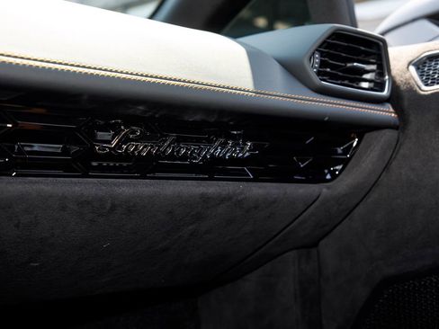 Used 2023 Lamborghini Huracan Sterrato image 54