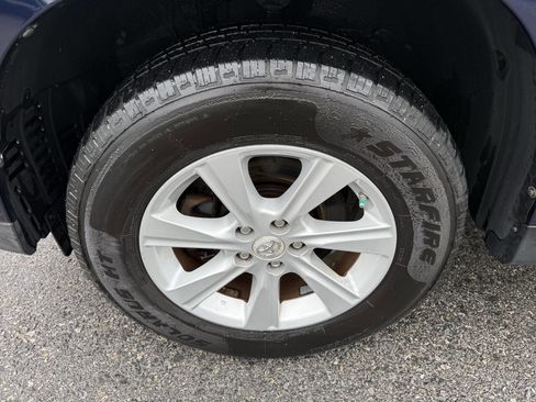 Used 2011 Toyota Highlander SE w/ Tow Pkg image 29