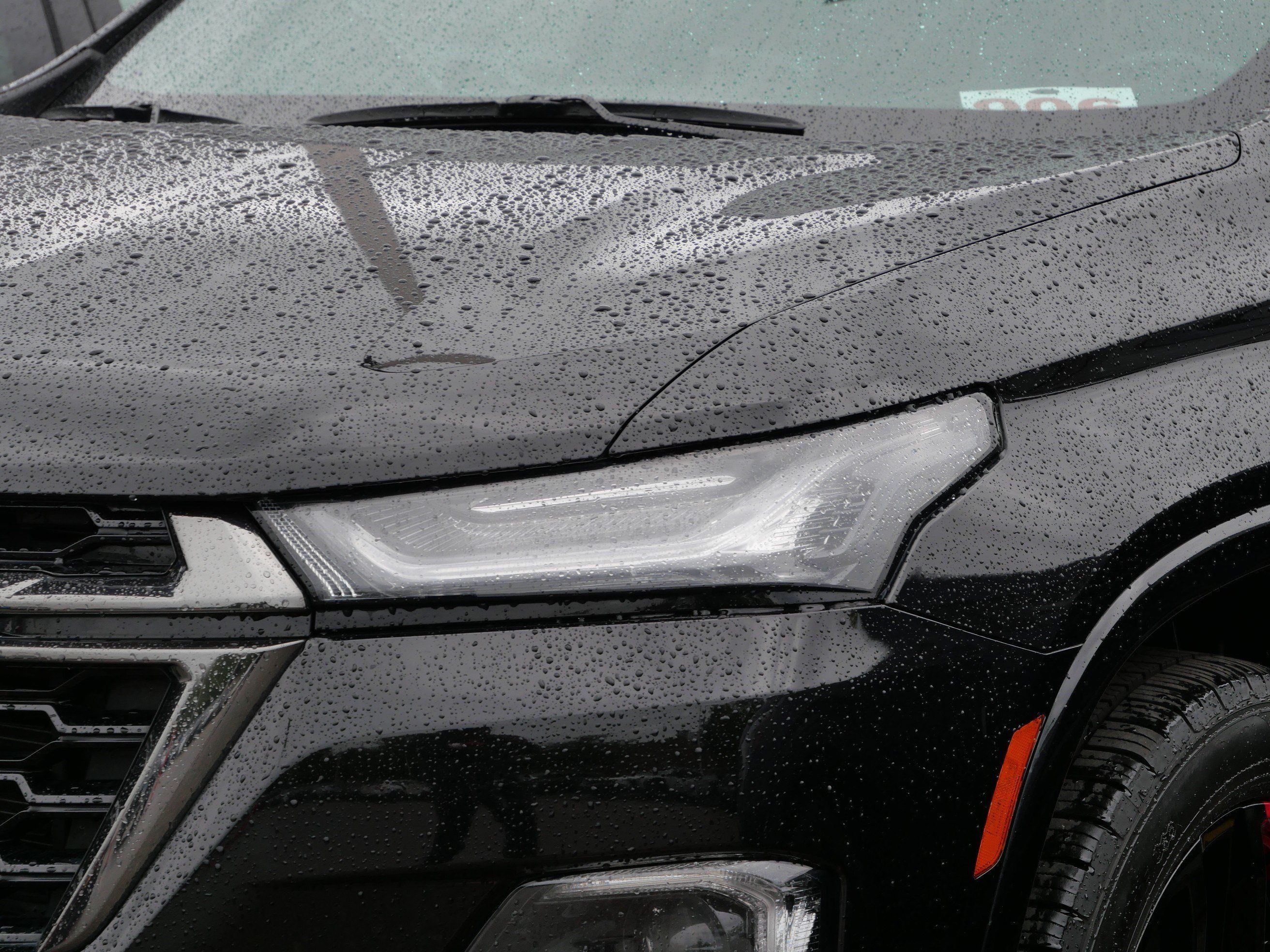 Used 2023 Chevrolet Traverse Premier w/ Redline Edition AWD/4WD image 4