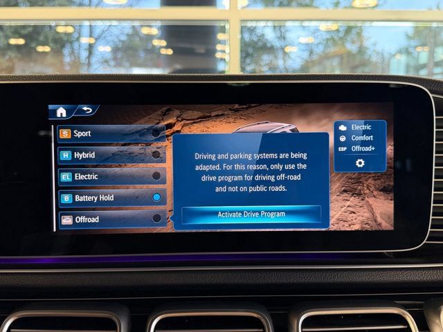 Used 2025 Mercedes-Benz GLE 450e 4MATIC w/ AMG Line Exterior image 43