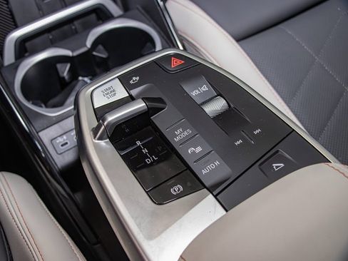 Certified 2024 BMW X2 xDrive28i w/ Premium Package image 19