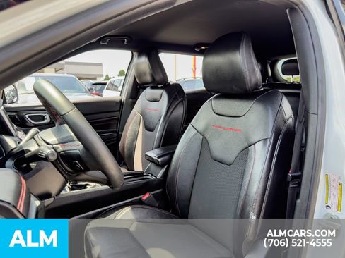 Used 2024 Jeep Compass Trailhawk AWD/4WD image 11