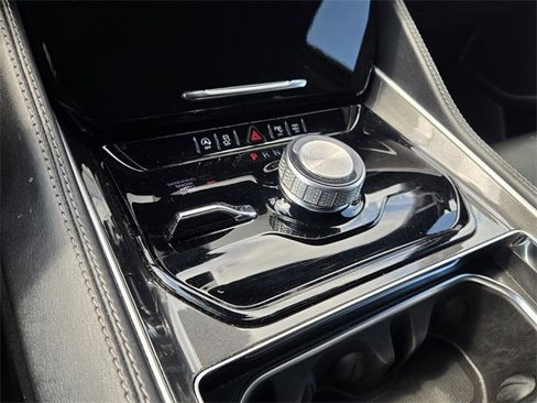 Used 2024 Jeep Wagoneer Base image 17