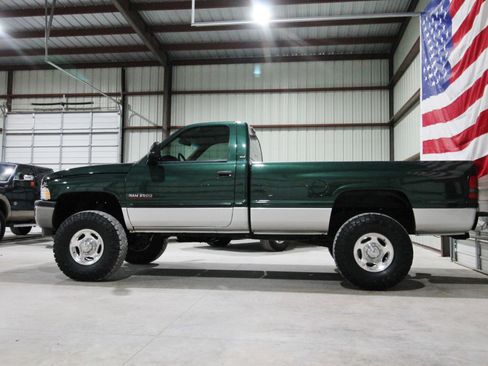 Used 2002 Dodge Ram 2500 Truck SLT image 6