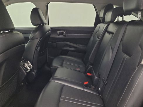 Used 2024 Kia Sorento S w/ Panoramic Sunroof Package FWD image 18