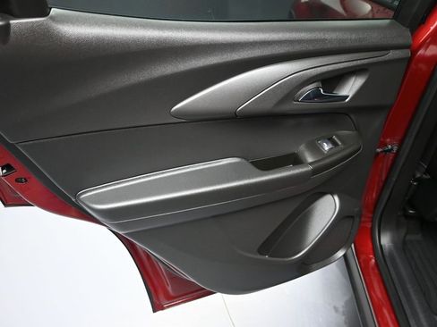 Used 2024 Chevrolet TrailBlazer RS w/ Driver Confidence Package image 28