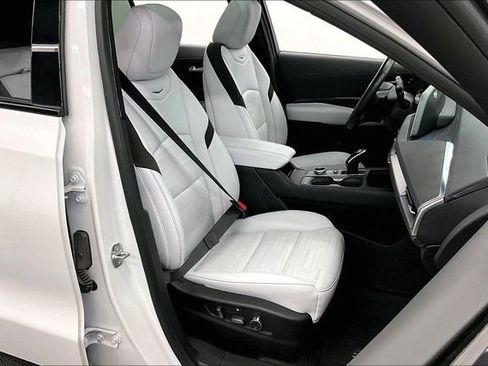Used 2024 Cadillac XT4 Sport AWD/4WD image 8