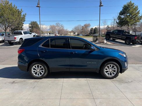 Used 2020 Chevrolet Equinox LT image 3