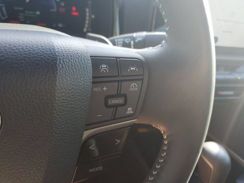 Used 2025 Toyota Camry SE w/ Convenience Package FWD image 22