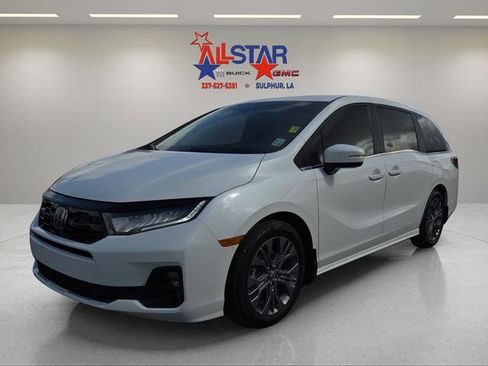 Used 2025 Honda Odyssey Touring image 3