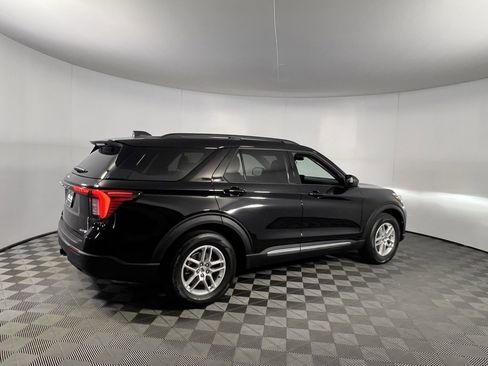 Used 2025 Ford Explorer Active image 5