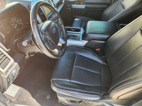 Used 2019 Ford F150 Lariat RWD image 12