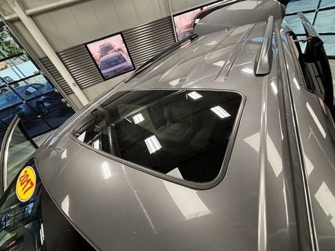 Used 2017 Toyota Sienna XLE image 12