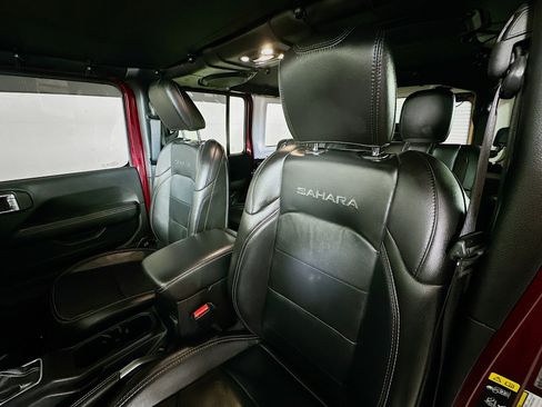 Used 2021 Jeep Wrangler Unlimited Sahara w/ Cold Weather Group image 20