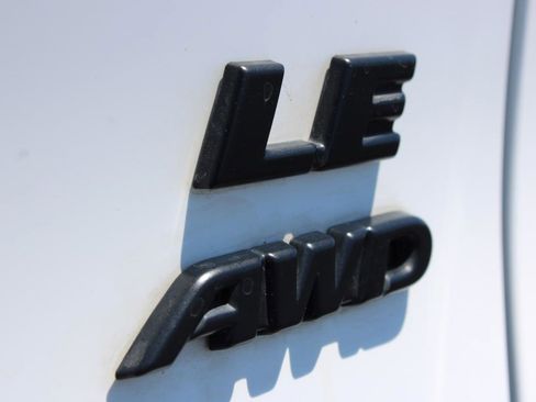 Used 2023 Toyota RAV4 LE AWD/4WD image 7