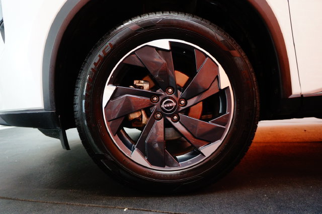 Certified 2025 Nissan Rogue SV AWD/4WD image 64