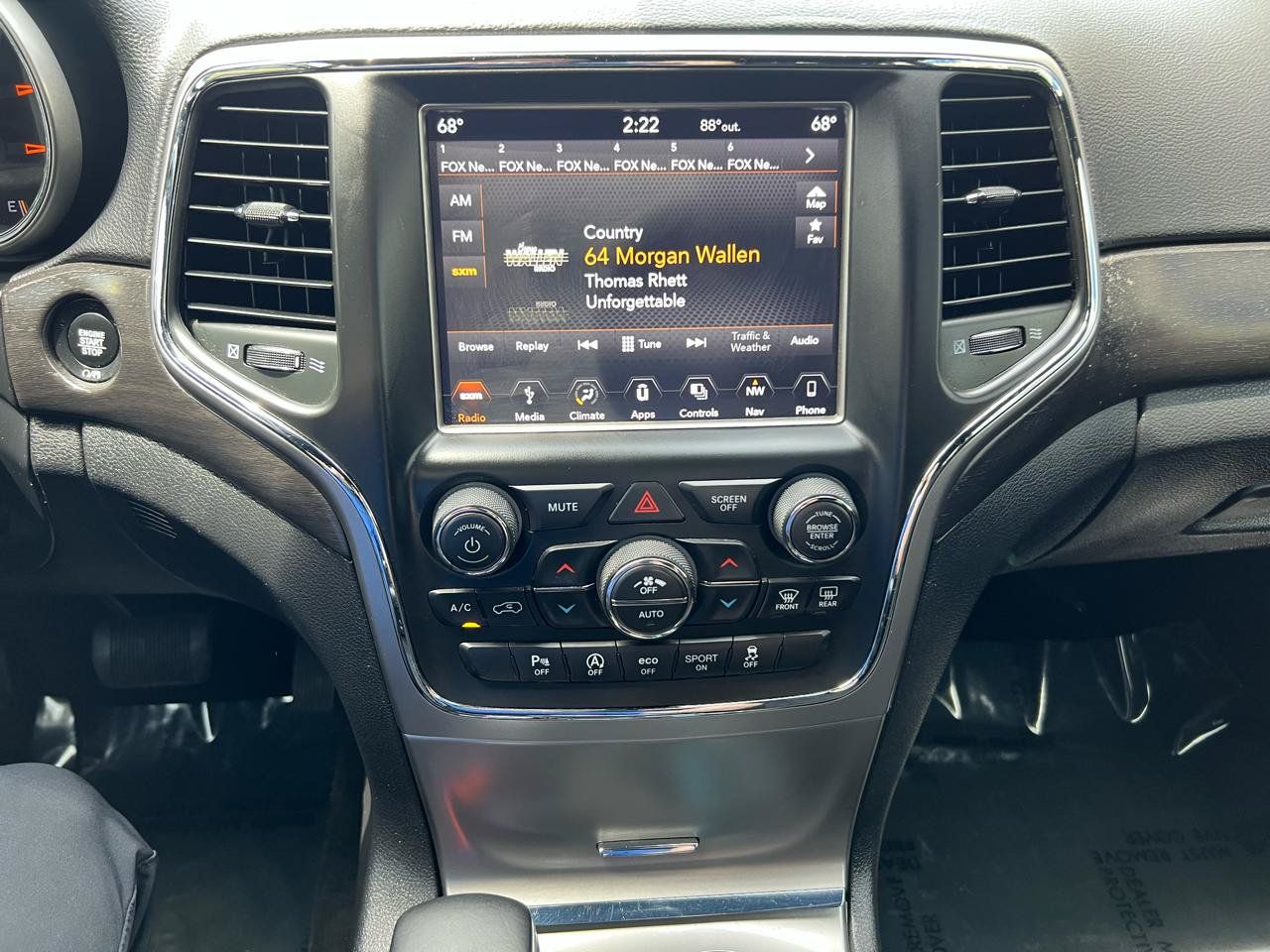 Used 2018 Jeep Grand Cherokee Laredo AWD/4WD image 19