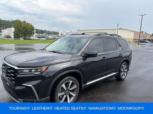 Used 2023 Honda Pilot Touring image 1