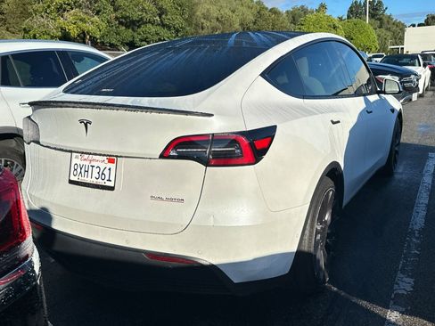 Used 2021 Tesla Model Y Performance image 3
