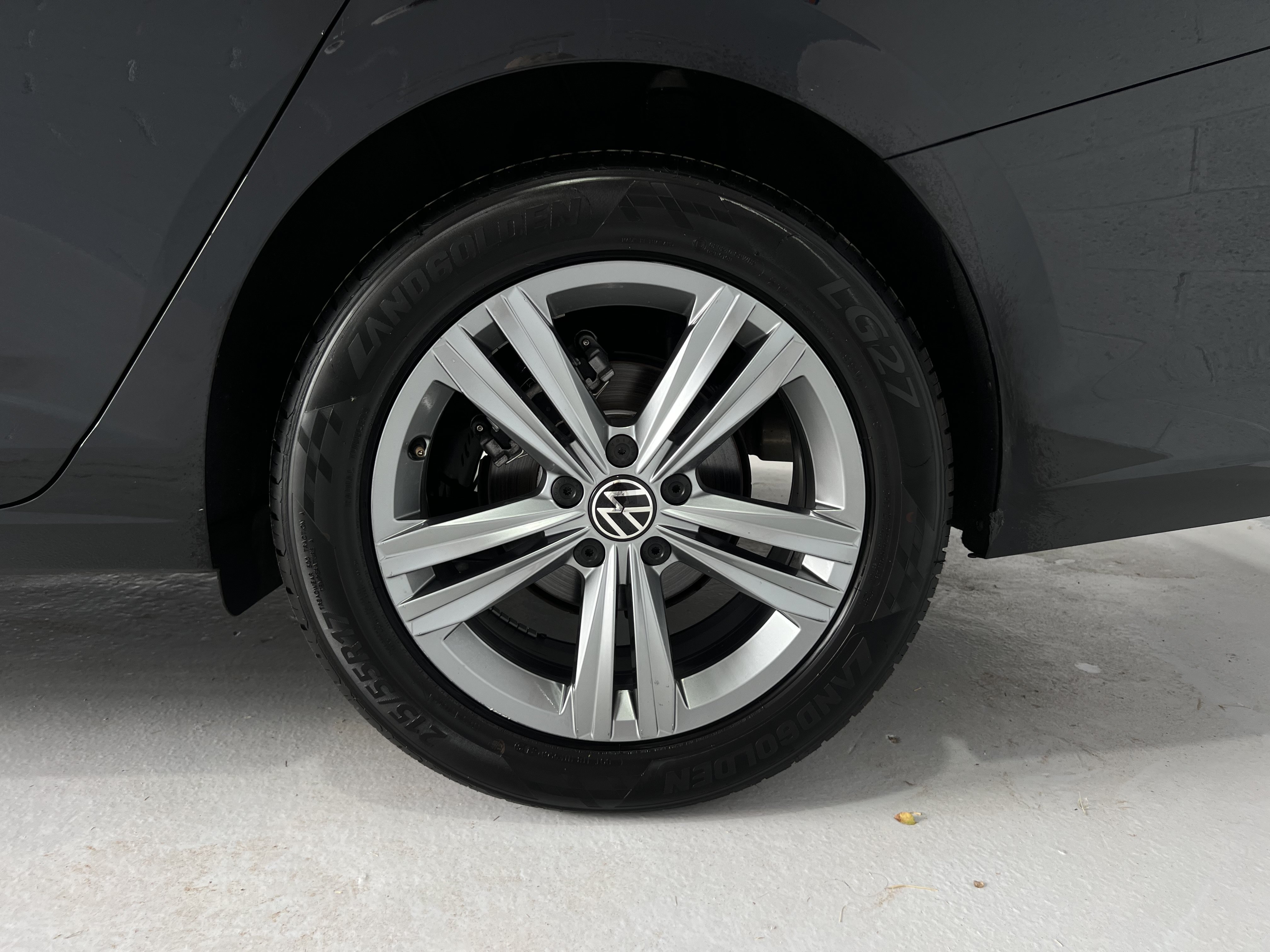 Used 2024 Volkswagen Jetta SE FWD image 25