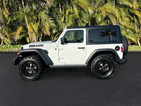 Used 2025 Jeep Wrangler Sport AWD/4WD image 9