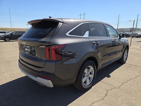 New 2026 Kia Sorento LX FWD image 3