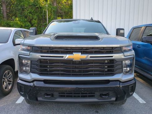 Used 2024 Chevrolet Silverado 2500 Custom w/ Custom Value Package AWD/4WD image 3