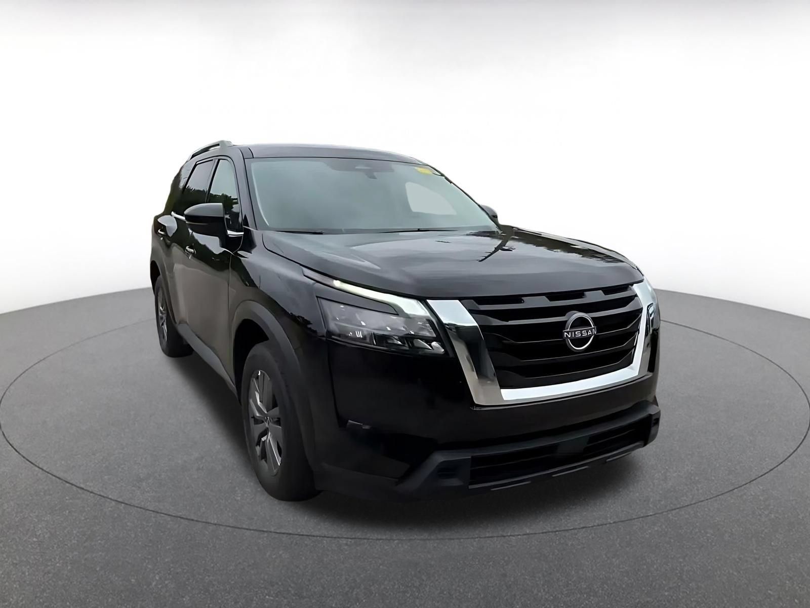 Used 2025 Nissan Pathfinder SV AWD/4WD image 3