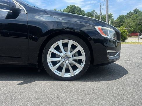 Used 2016 Volvo S60 T5 Inscription Platinum FWD image 24