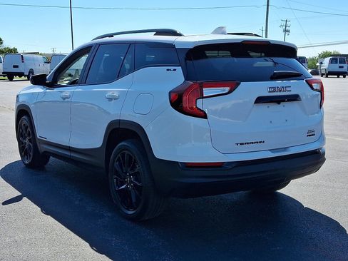 Used 2023 GMC Terrain SLE w/ Driver Convenience Package AWD/4WD image 4
