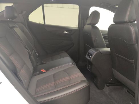 Used 2024 Chevrolet Equinox RS FWD image 19