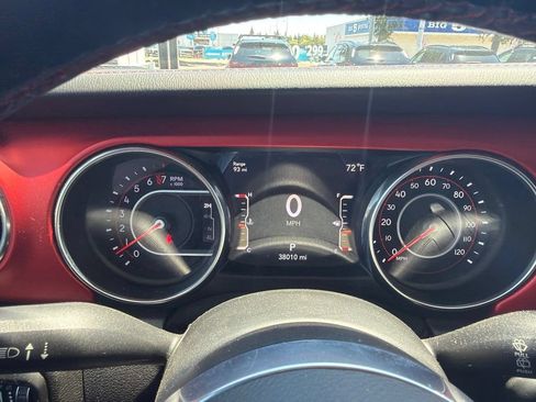 Used 2019 Jeep Wrangler Unlimited Rubicon AWD/4WD image 12