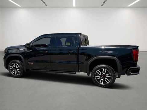 Used 2023 GMC Sierra 1500 AT4 w/ Technology Package AWD/4WD image 3