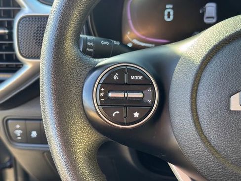 Certified 2023 Kia Soul LX w/ LX Technology Package image 23