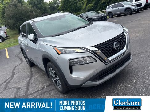Used 2023 Nissan Rogue SV AWD/4WD image 3