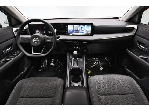 Certified 2026 Nissan Kicks SV w/ SV Premium Package FWD image 7