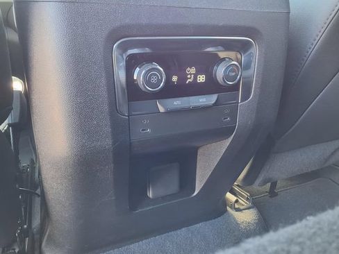 Used 2025 Chevrolet Tahoe LT AWD/4WD image 40