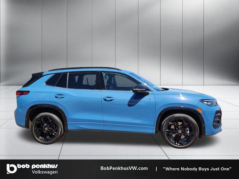 Used 2025 Volkswagen Tiguan SE R-Line AWD/4WD image 24