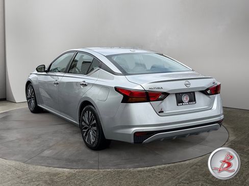Used 2023 Nissan Altima 2.5 SV image 5