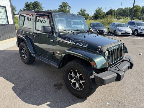Used 2011 Jeep Wrangler Sahara w/ Dual Top Group AWD/4WD image 6
