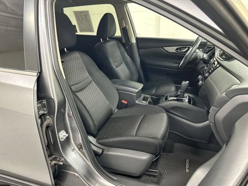 Used 2017 Nissan Rogue SV AWD/4WD image 22