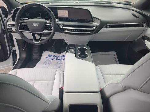 Certified 2024 Cadillac Lyriq Luxury RWD image 19