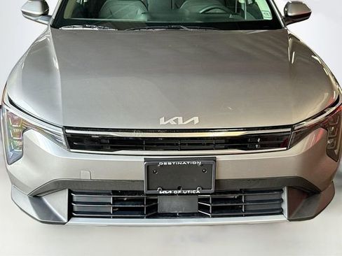Used 2025 Kia K4 EX image 2