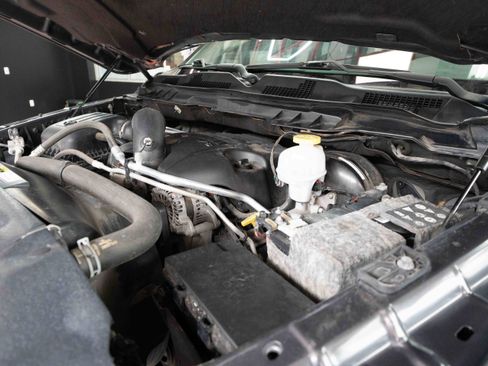 Used 2018 RAM 1500 Express w/ Express Value Package image 31