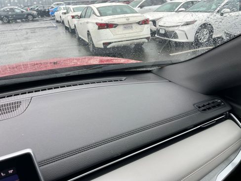 Used 2025 Jeep Compass Limited image 36