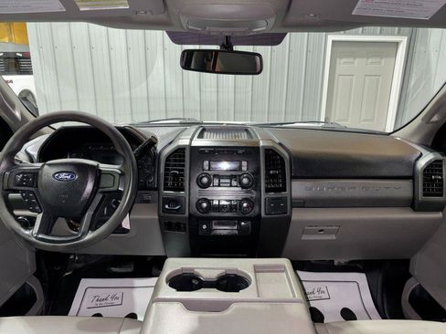 Used 2019 Ford F250 XL w/ Camper Package RWD image 17