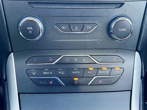 Used 2016 Ford Edge SEL w/ Equipment Group 201A FWD image 16
