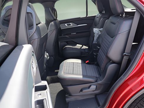 New 2026 Ford Explorer ST-Line w/ ST-Line Street Pack AWD/4WD image 25