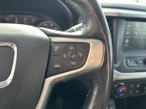 Used 2017 GMC Acadia SLE image 17